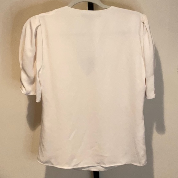 BCBG white gardenia silk pleated sleeve blouse XS - Picture 4 of 5